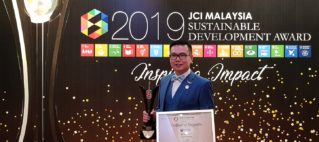 Congratulations to Dr. Chen Chee Dhang for winning the Sustainable Development Award 2019 Congratulations to Dr. Chen Chee Dhang for winning the Sustainable Development Award 2019